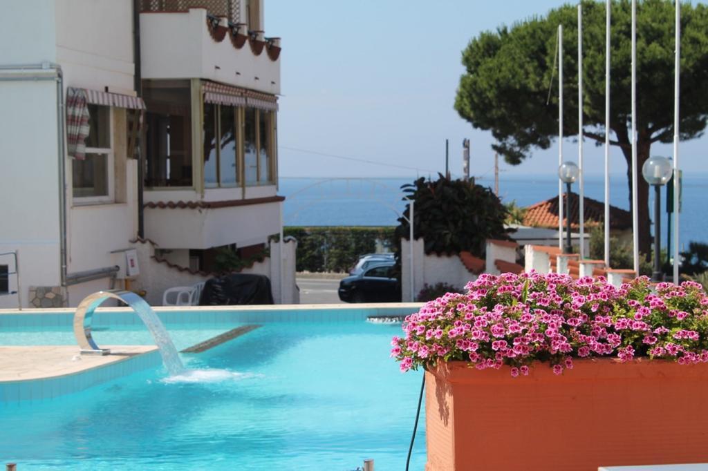Hotel Ariston Montecarlo Sanremo Luaran gambar